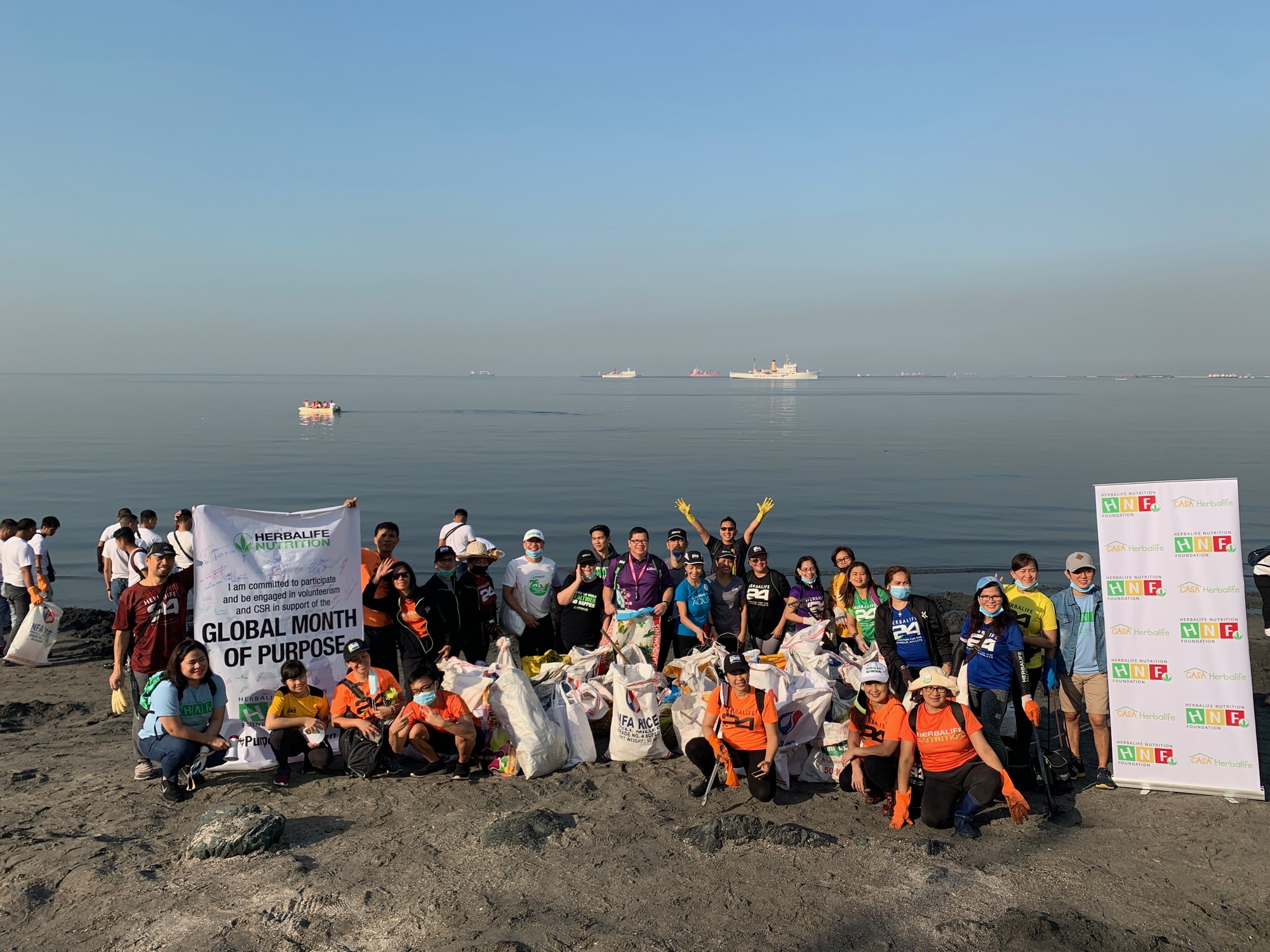 Herbalife Manila Bay clean-up drive.